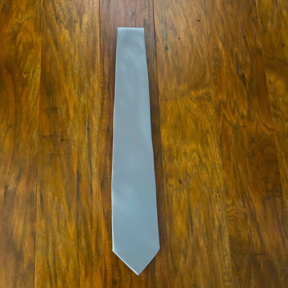 Geoffrey Beene Silver Tie